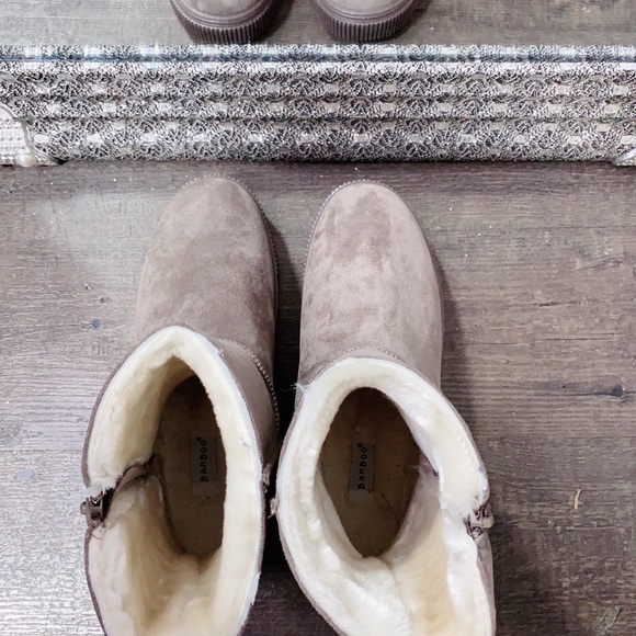 Warm Boots - Picture 2 of 6